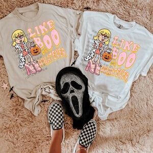 Women’s halloween tee